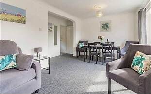 Lovely Apartment 1 King 4 Single Beds