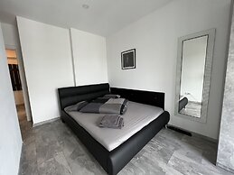 Marvelous 4 Room Penthouse W14-W15