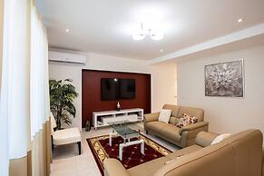 Garden View Condo in Maho