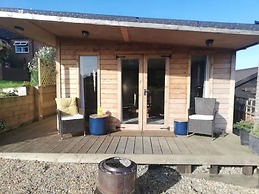 Peaceful Cabin in Skegby -sleeps2- Firer Pit