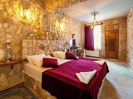 Ala Stone Hotel