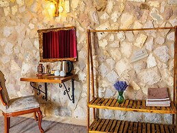 Ala Stone Hotel