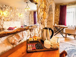 Ala Stone Hotel