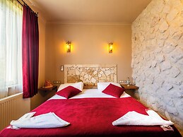 Ala Stone Hotel