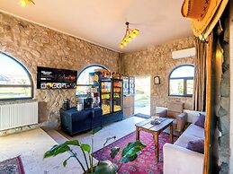 Ala Stone Hotel