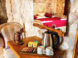 Ala Stone Hotel