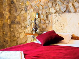 Ala Stone Hotel