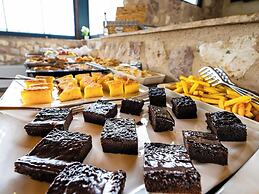 Ala Stone Hotel