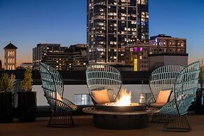 Hotel Fraye Nashville, Curio Collection By Hilton