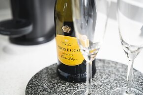 Staycay Modern 2-bed Apartment in Sheffield City Centre