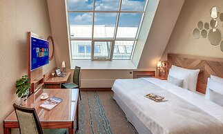 Crown Palace Apartments by Adrez