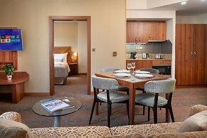 Crown Palace Apartments by Adrez