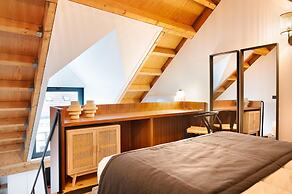 Elegant Downtown Apartment by Vacationy