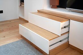 Elegant Downtown Apartment by Vacationy