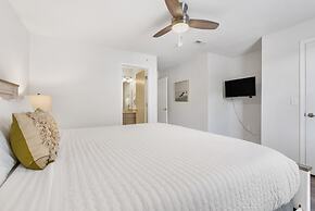 Hillside Cottage in The Vineyards Resort!