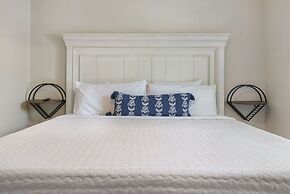 Hillside Cottage in The Vineyards Resort!