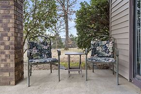 All Fore the Best - Onsite Amenities