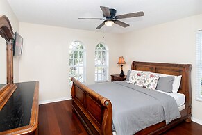 New Ownership 7BR Close to Disney