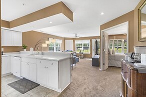 Lounging on the Links