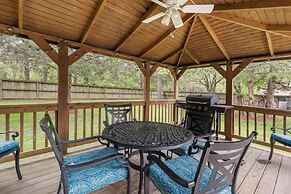 The Cozy Cottage Getaway - Private Pool & Hot Tub