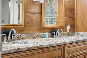 The Cozy Cottage Getaway - Private Pool & Hot Tub