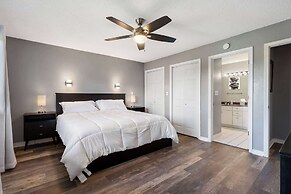 Pool View Oasis - Community Amenities