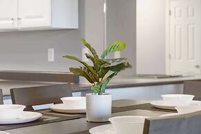 Pool View Oasis - Community Amenities