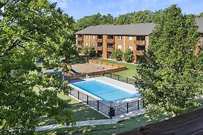 Pool View Oasis - Community Amenities