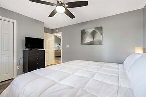 Pool View Oasis - Community Amenities