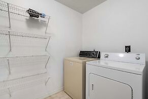 Pool View Oasis - Community Amenities