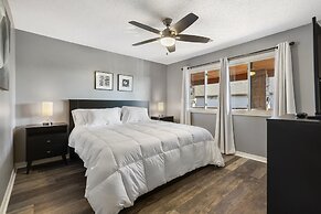 Pool View Oasis - Community Amenities