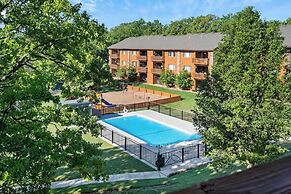 Pool View Oasis - Community Amenities