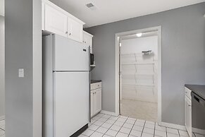 Pool View Oasis - Community Amenities