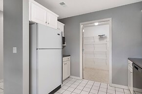 Pool View Oasis - Community Amenities