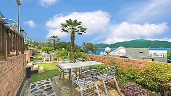 Namhae Arabyeoldom Pension