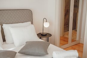 Downtown Penthouse With River View