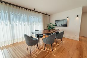 Downtown Penthouse With River View