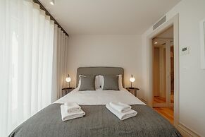 Downtown Penthouse With River View