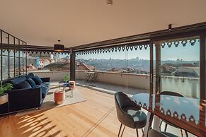 Downtown Penthouse With River View