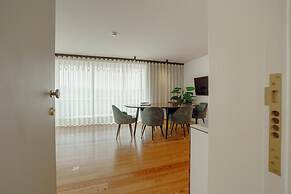 Downtown Penthouse With River View