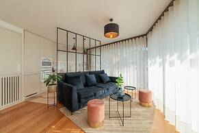 Downtown Penthouse With River View