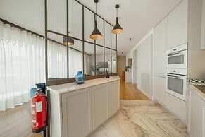 Downtown Penthouse With River View