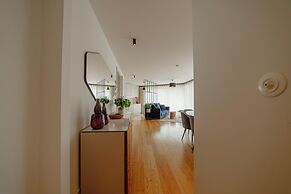 Downtown Penthouse With River View