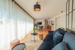 Downtown Penthouse With River View