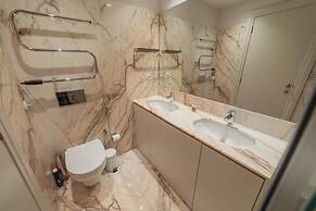 Downtown Penthouse With River View