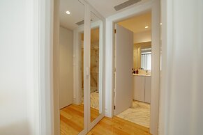 Downtown Penthouse With River View