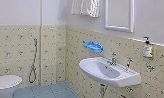 Treebo Omega Stay Inn