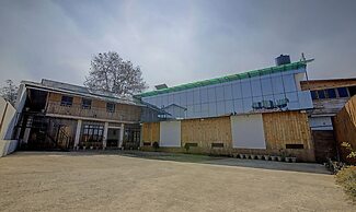 Treebo Omega Stay Inn