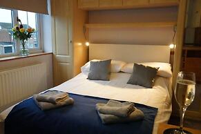 Captivating 4-bed House in Milton Keynes