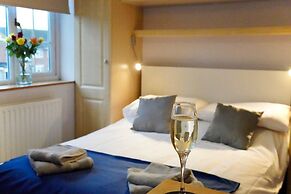 Captivating 4-bed House in Milton Keynes